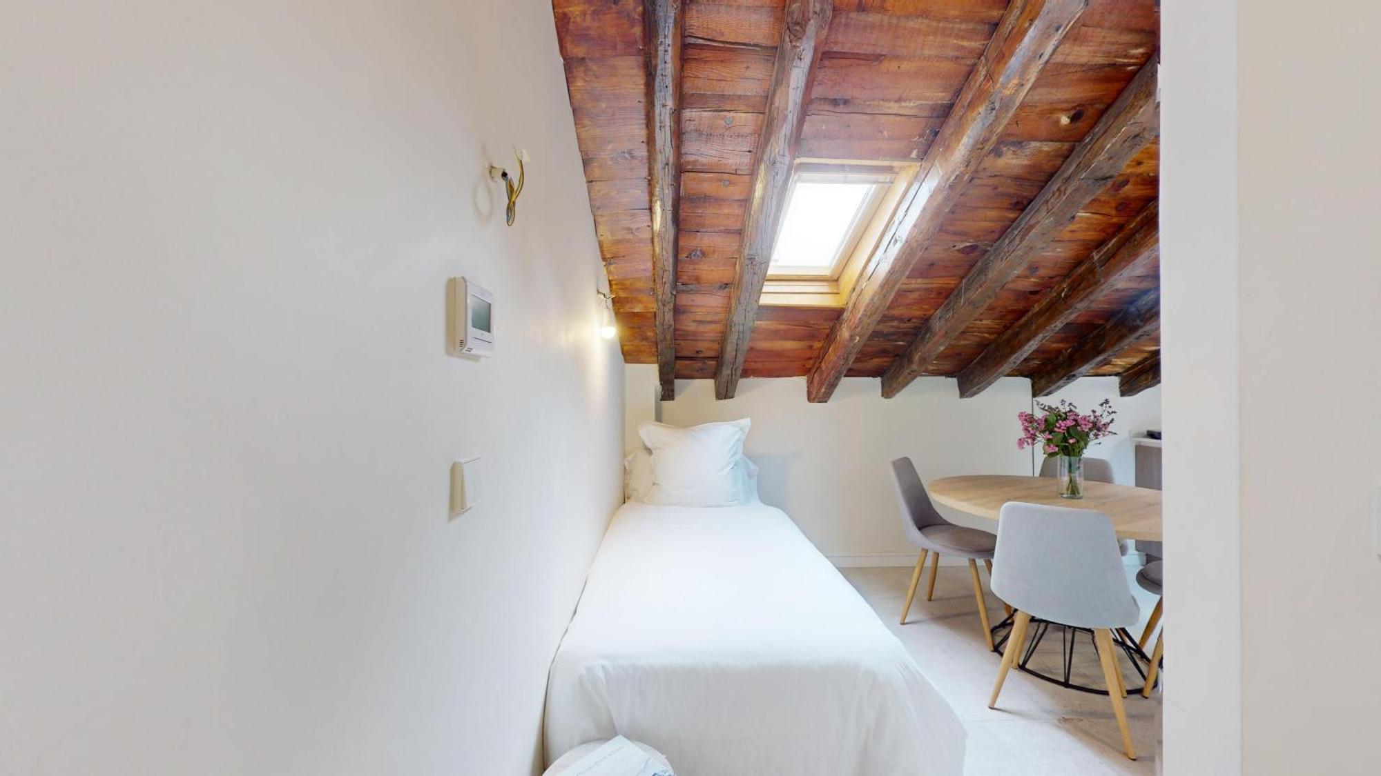 Santa Cruz Apartment